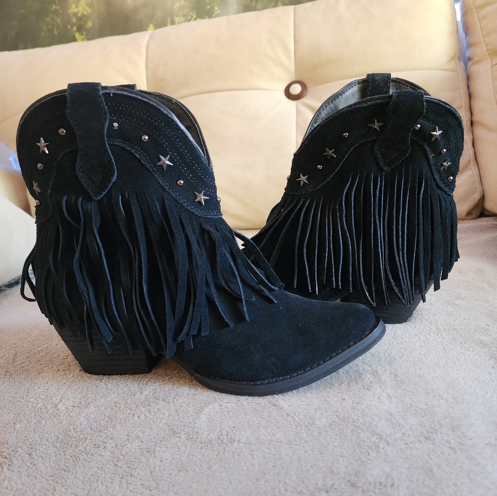 Very Volatile Womens Fringe Suede Boots Heels Size 7  Black Bootie Ankle. - Picture 6 of 13